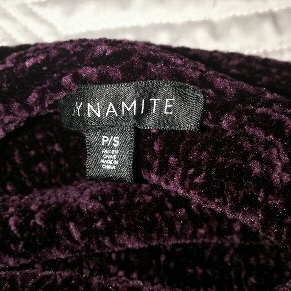 DYNAMITE Burgundy Soft Oversized Chenille Crewneck Sweater Size Small - Picture 9 of 13